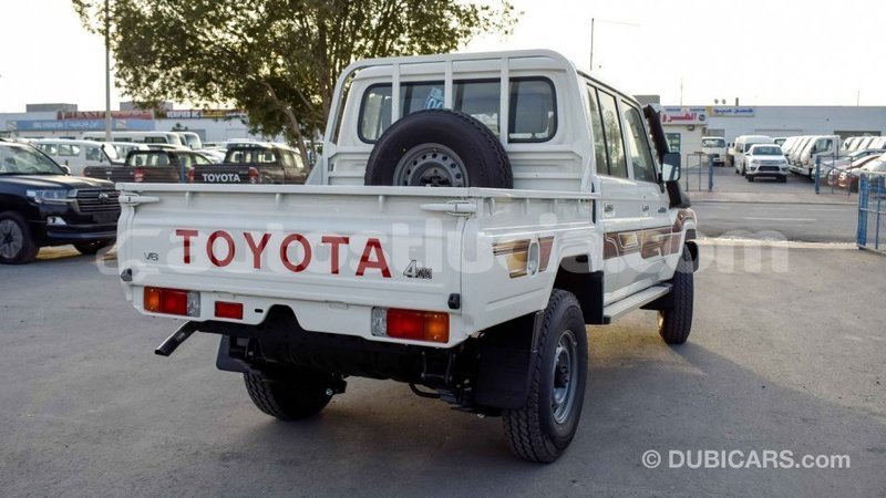 Big with watermark toyota land cruiser anse la raye import dubai 1199