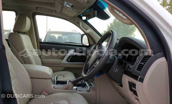 Buy Import Toyota Land Cruiser White Car in Import - Dubai in Anse-la-Raye Buy Import Toyota Land Cruiser White Car in Import - Dubai in Anse-la-Raye