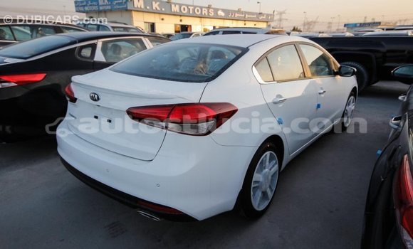 Acheter Import Voiture Kia Cerato Blanc à Import - Dubai, Anse-la-Raye Acheter Import Voiture Kia Cerato Blanc à Import - Dubai, Anse-la-Raye
