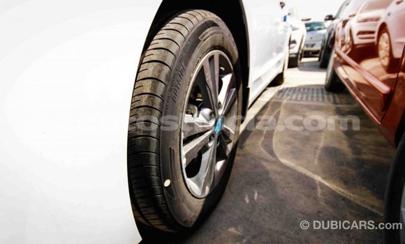 Acheter Import Voiture Hyundai Elantra Blanc à Import - Dubai, Anse-la-Raye Acheter Import Voiture Hyundai Elantra Blanc à Import - Dubai, Anse-la-Raye