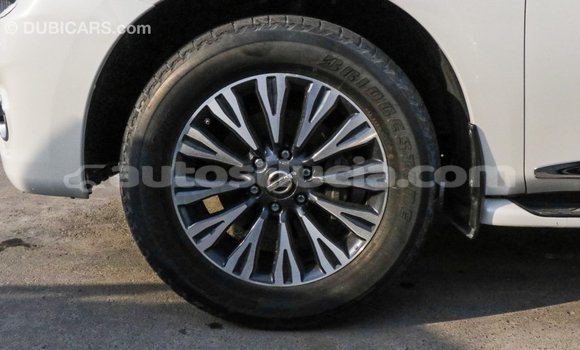 Acheter Import Voiture Nissan Patrol Blanc à Import - Dubai, Anse-la-Raye Acheter Import Voiture Nissan Patrol Blanc à Import - Dubai, Anse-la-Raye