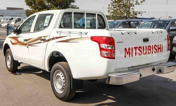 Buy Import Mitsubishi L200 White Car in Import - Dubai in Anse-la-Raye Buy Import Mitsubishi L200 White Car in Import - Dubai in Anse-la-Raye