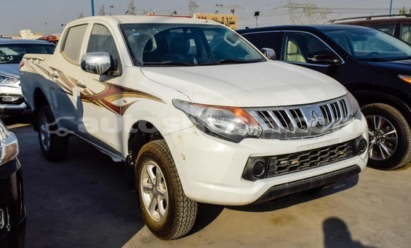 Acheter Import Voiture Mitsubishi L200 Blanc à Import - Dubai, Anse-la-Raye Acheter Import Voiture Mitsubishi L200 Blanc à Import - Dubai, Anse-la-Raye