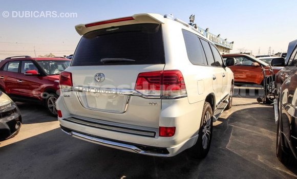 Buy Import Toyota Land Cruiser White Car in Import - Dubai in Anse-la-Raye Buy Import Toyota Land Cruiser White Car in Import - Dubai in Anse-la-Raye