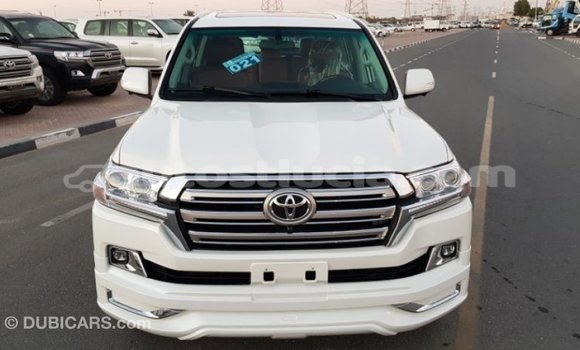 Buy Import Toyota Land Cruiser White Car in Import - Dubai in Anse-la-Raye Buy Import Toyota Land Cruiser White Car in Import - Dubai in Anse-la-Raye