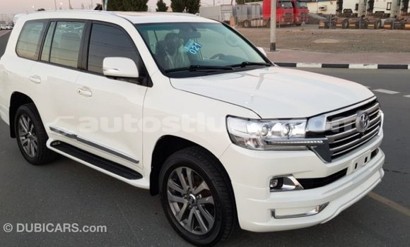 Buy Import Toyota Land Cruiser White Car in Import - Dubai in Anse-la-Raye Buy Import Toyota Land Cruiser White Car in Import - Dubai in Anse-la-Raye