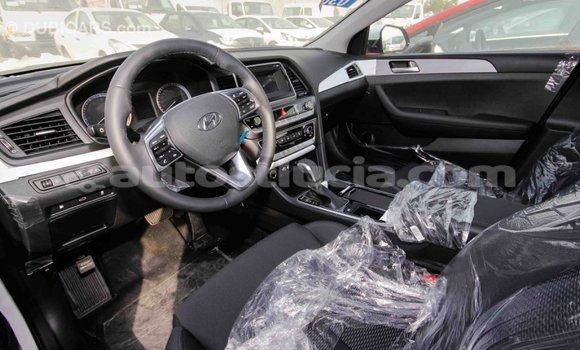 Acheter Import Voiture Hyundai Sonata Blanc à Import - Dubai, Anse-la-Raye Acheter Import Voiture Hyundai Sonata Blanc à Import - Dubai, Anse-la-Raye