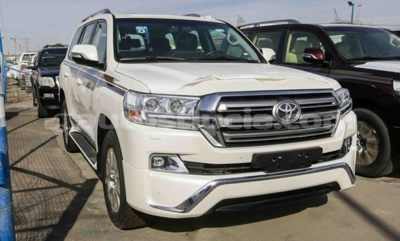 Acheter Import Voiture Toyota Land Cruiser Blanc à Import - Dubai, Anse-la-Raye Acheter Import Voiture Toyota Land Cruiser Blanc à Import - Dubai, Anse-la-Raye