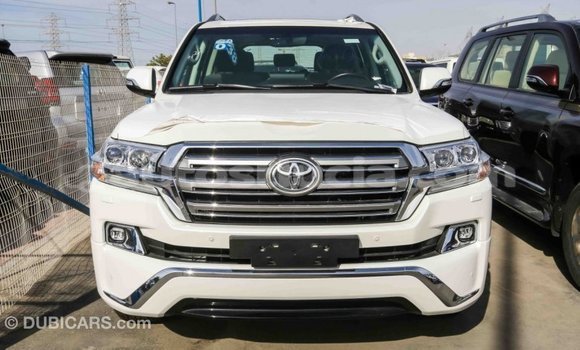 Acheter Import Voiture Toyota Land Cruiser Blanc à Import - Dubai, Anse-la-Raye Acheter Import Voiture Toyota Land Cruiser Blanc à Import - Dubai, Anse-la-Raye