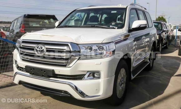 Acheter Import Voiture Toyota Land Cruiser Blanc à Import - Dubai, Anse-la-Raye Acheter Import Voiture Toyota Land Cruiser Blanc à Import - Dubai, Anse-la-Raye