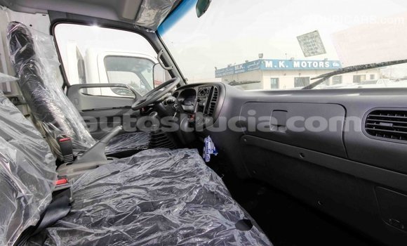 Acheter Import Voiture Hyundai Accent Blanc à Import - Dubai, Anse-la-Raye Acheter Import Voiture Hyundai Accent Blanc à Import - Dubai, Anse-la-Raye