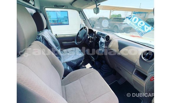 Buy Import Toyota Land Cruiser Beige Car in Import - Dubai in Anse-la-Raye Buy Import Toyota Land Cruiser Beige Car in Import - Dubai in Anse-la-Raye