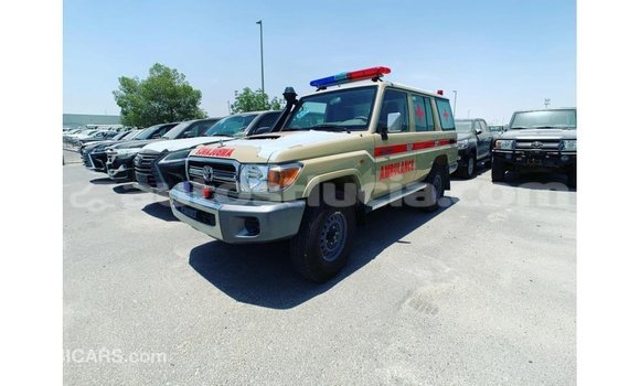 Buy Import Toyota Land Cruiser Beige Car in Import - Dubai in Anse-la-Raye Buy Import Toyota Land Cruiser Beige Car in Import - Dubai in Anse-la-Raye