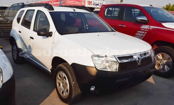 Acheter Import Voiture Renault Duster Blanc à Import - Dubai, Anse-la-Raye