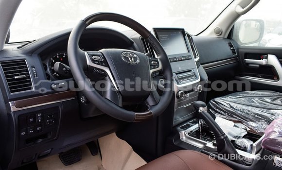 Buy Import Toyota Land Cruiser White Car in Import - Dubai in Anse-la-Raye Buy Import Toyota Land Cruiser White Car in Import - Dubai in Anse-la-Raye