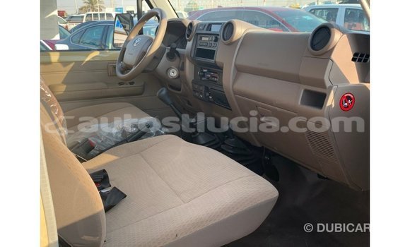 Acheter Import Voiture Toyota Land Cruiser Beige à Import - Dubai, Anse-la-Raye Acheter Import Voiture Toyota Land Cruiser Beige à Import - Dubai, Anse-la-Raye