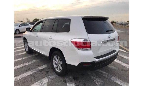 Buy Import Toyota Highlander White Car in Import - Dubai in Anse-la-Raye Buy Import Toyota Highlander White Car in Import - Dubai in Anse-la-Raye