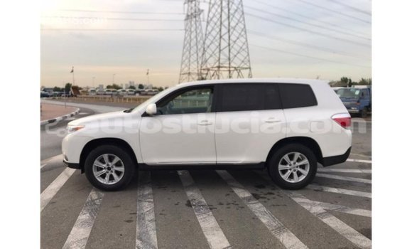 Buy Import Toyota Highlander White Car in Import - Dubai in Anse-la-Raye Buy Import Toyota Highlander White Car in Import - Dubai in Anse-la-Raye