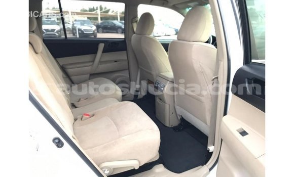 Buy Import Toyota Highlander White Car in Import - Dubai in Anse-la-Raye Buy Import Toyota Highlander White Car in Import - Dubai in Anse-la-Raye