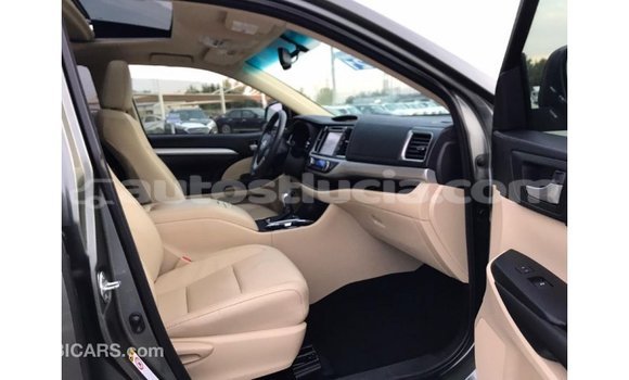 Buy Import Toyota Highlander Other Car in Import - Dubai in Anse-la-Raye Buy Import Toyota Highlander Other Car in Import - Dubai in Anse-la-Raye