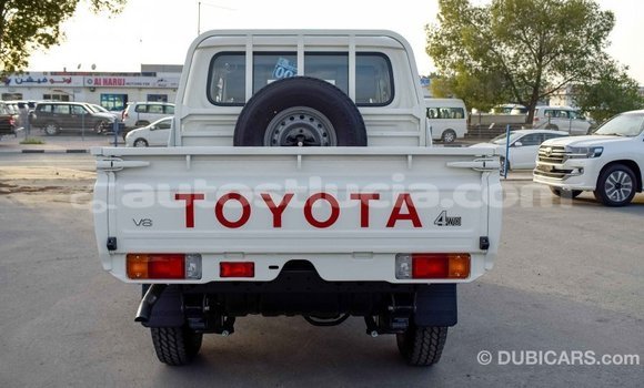 Acheter Import Voiture Toyota Land Cruiser Blanc à Import - Dubai, Anse-la-Raye Acheter Import Voiture Toyota Land Cruiser Blanc à Import - Dubai, Anse-la-Raye