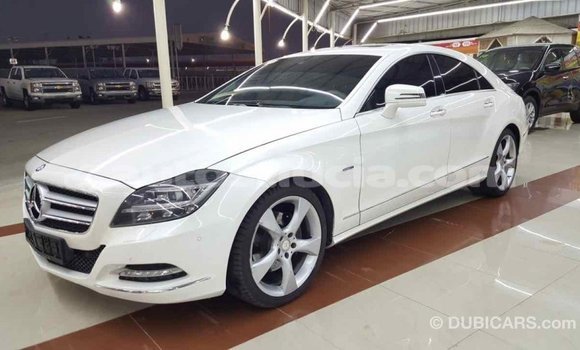 Buy Import Mercedes-Benz 190 (W201) White Car in Import - Dubai in Anse-la-Raye Buy Import Mercedes-Benz 190 (W201) White Car in Import - Dubai in Anse-la-Raye