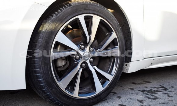 Buy Import Nissan Maxima White Car in Import - Dubai in Anse-la-Raye Buy Import Nissan Maxima White Car in Import - Dubai in Anse-la-Raye