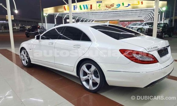 Buy Import Mercedes-Benz 190 (W201) White Car in Import - Dubai in Anse-la-Raye Buy Import Mercedes-Benz 190 (W201) White Car in Import - Dubai in Anse-la-Raye
