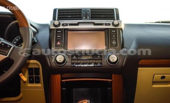 Acheter Import Voiture Toyota Prado Blanc à Import - Dubai, Anse-la-Raye Acheter Import Voiture Toyota Prado Blanc à Import - Dubai, Anse-la-Raye