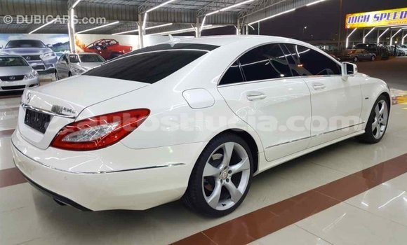 Buy Import Mercedes-Benz 190 (W201) White Car in Import - Dubai in Anse-la-Raye Buy Import Mercedes-Benz 190 (W201) White Car in Import - Dubai in Anse-la-Raye