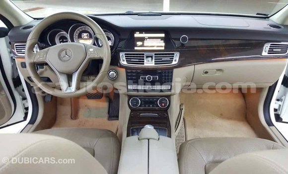 Buy Import Mercedes-Benz 190 (W201) White Car in Import - Dubai in Anse-la-Raye Buy Import Mercedes-Benz 190 (W201) White Car in Import - Dubai in Anse-la-Raye