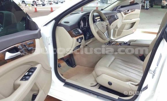 Buy Import Mercedes-Benz 190 (W201) White Car in Import - Dubai in Anse-la-Raye Buy Import Mercedes-Benz 190 (W201) White Car in Import - Dubai in Anse-la-Raye
