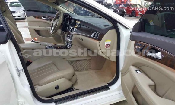 Buy Import Mercedes-Benz 190 (W201) White Car in Import - Dubai in Anse-la-Raye Buy Import Mercedes-Benz 190 (W201) White Car in Import - Dubai in Anse-la-Raye