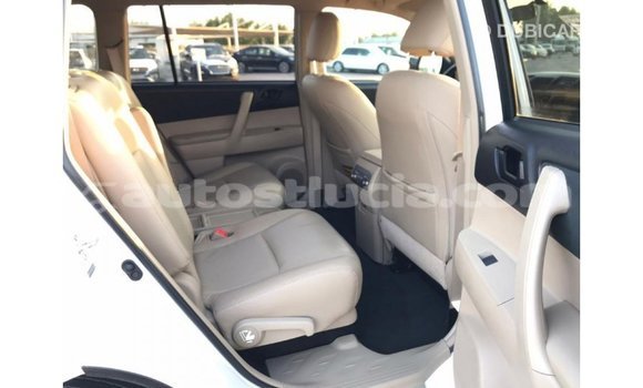 Buy Import Toyota Highlander White Car in Import - Dubai in Anse-la-Raye Buy Import Toyota Highlander White Car in Import - Dubai in Anse-la-Raye