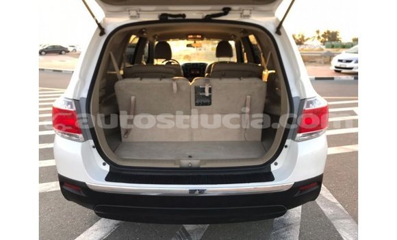 Buy Import Toyota Highlander White Car in Import - Dubai in Anse-la-Raye Buy Import Toyota Highlander White Car in Import - Dubai in Anse-la-Raye