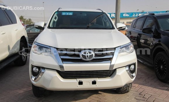 Acheter Import Voiture Toyota Fortuner Blanc à Import - Dubai, Anse-la-Raye Acheter Import Voiture Toyota Fortuner Blanc à Import - Dubai, Anse-la-Raye