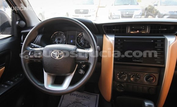 Acheter Import Voiture Toyota Fortuner Blanc à Import - Dubai, Anse-la-Raye Acheter Import Voiture Toyota Fortuner Blanc à Import - Dubai, Anse-la-Raye
