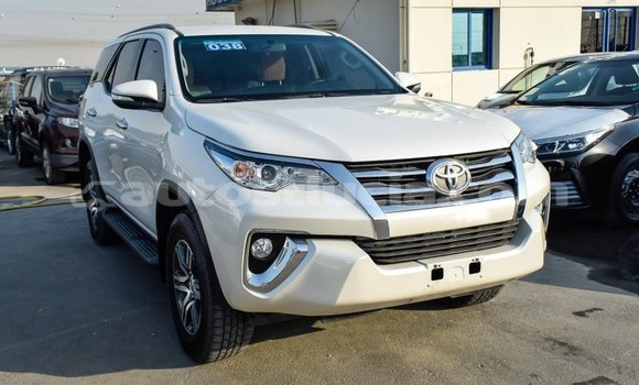 Buy Import Toyota Fortuner White Car in Import - Dubai in Anse-la-Raye Buy Import Toyota Fortuner White Car in Import - Dubai in Anse-la-Raye