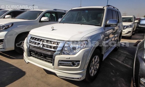 Acheter Import Voiture Mitsubishi Pajero Blanc à Import - Dubai, Anse-la-Raye Acheter Import Voiture Mitsubishi Pajero Blanc à Import - Dubai, Anse-la-Raye