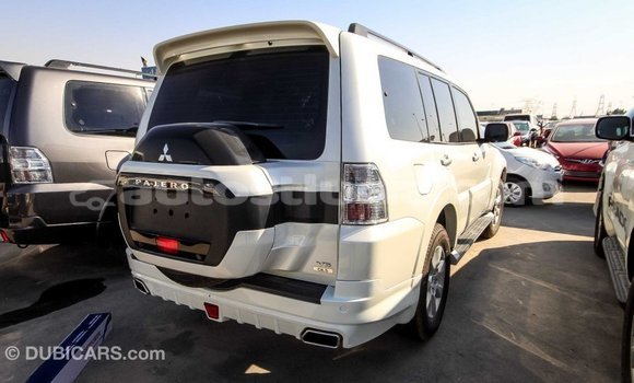 Acheter Import Voiture Mitsubishi Pajero Blanc à Import - Dubai, Anse-la-Raye Acheter Import Voiture Mitsubishi Pajero Blanc à Import - Dubai, Anse-la-Raye