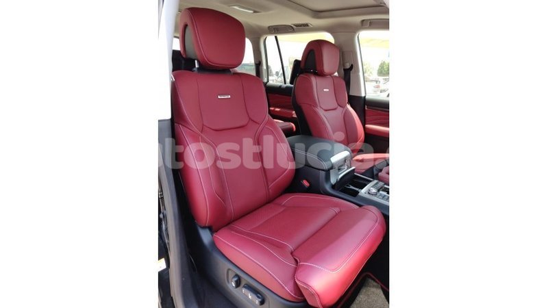 Big with watermark toyota land cruiser anse la raye import dubai 1486
