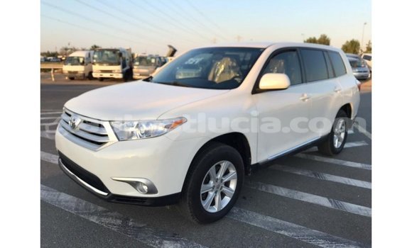 Buy Import Toyota Highlander White Car in Import - Dubai in Anse-la-Raye Buy Import Toyota Highlander White Car in Import - Dubai in Anse-la-Raye