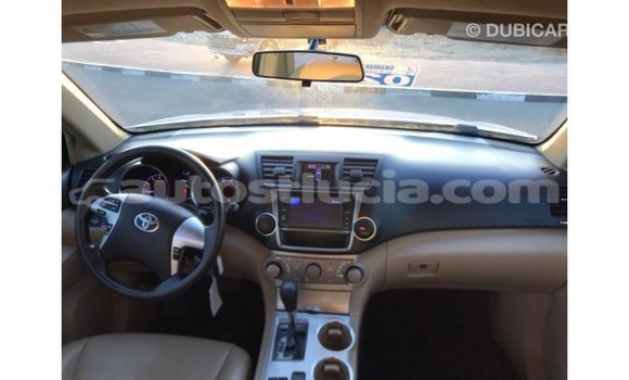 Buy Import Toyota Highlander White Car in Import - Dubai in Anse-la-Raye Buy Import Toyota Highlander White Car in Import - Dubai in Anse-la-Raye