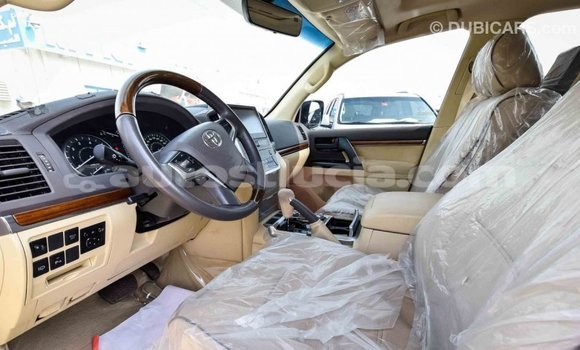 Acheter Import Voiture Toyota Land Cruiser Blanc à Import - Dubai, Anse-la-Raye Acheter Import Voiture Toyota Land Cruiser Blanc à Import - Dubai, Anse-la-Raye
