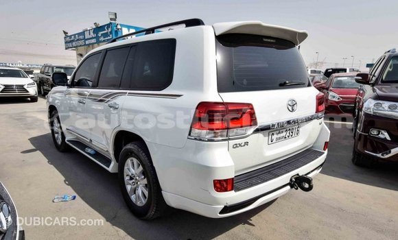 Acheter Import Voiture Toyota Land Cruiser Blanc à Import - Dubai, Anse-la-Raye Acheter Import Voiture Toyota Land Cruiser Blanc à Import - Dubai, Anse-la-Raye