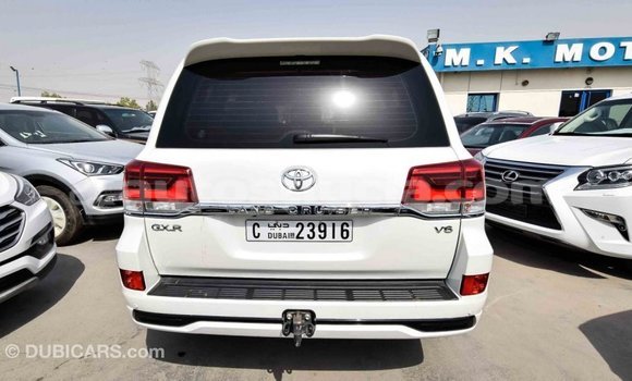 Acheter Import Voiture Toyota Land Cruiser Blanc à Import - Dubai, Anse-la-Raye Acheter Import Voiture Toyota Land Cruiser Blanc à Import - Dubai, Anse-la-Raye