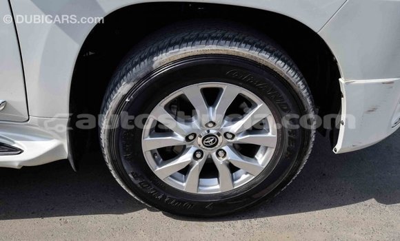 Acheter Import Voiture Toyota Land Cruiser Blanc à Import - Dubai, Anse-la-Raye Acheter Import Voiture Toyota Land Cruiser Blanc à Import - Dubai, Anse-la-Raye