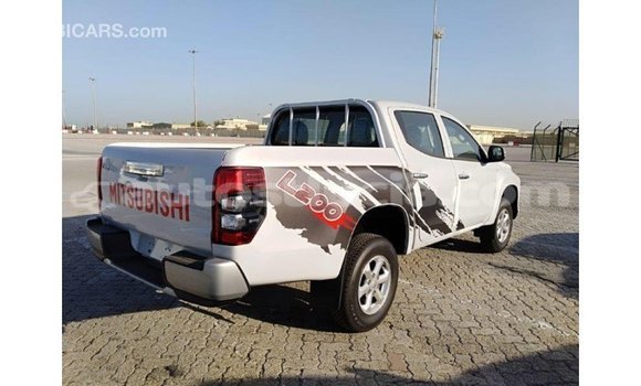 Buy Import Mitsubishi L200 White Car in Import - Dubai in Anse-la-Raye Buy Import Mitsubishi L200 White Car in Import - Dubai in Anse-la-Raye
