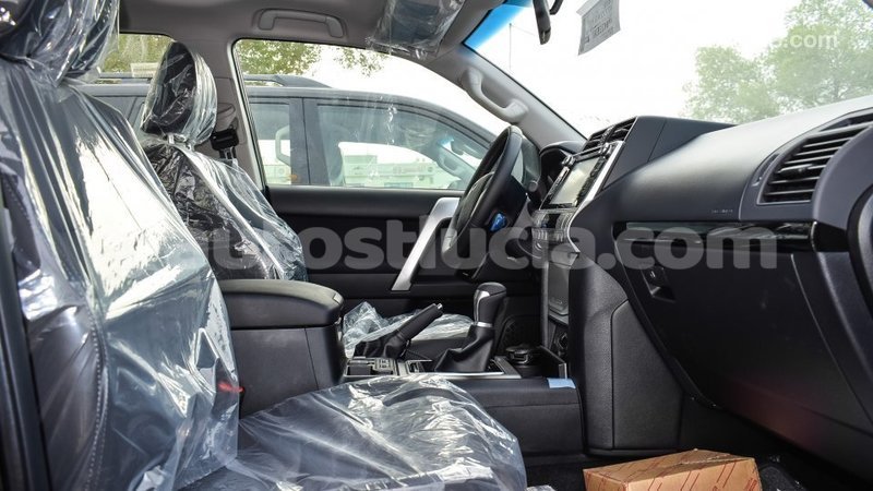 Big with watermark toyota land cruiser anse la raye import dubai 1525