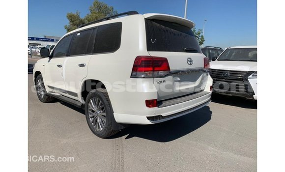 Buy Import Toyota Land Cruiser White Car in Import - Dubai in Anse-la-Raye Buy Import Toyota Land Cruiser White Car in Import - Dubai in Anse-la-Raye